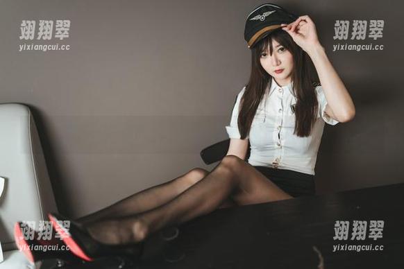更新！51酱的女仆cos，准备好收拾心房了吗？-翊翔翠