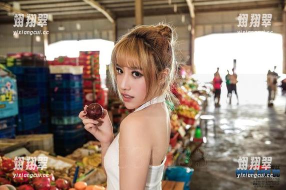 AISS爱丝(钻石版) - 亚美依学妹：这组套图就像是在说‘快分享给我吧’！-翊翔翠