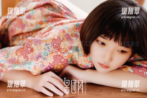 GIRLT果团网 - 从甜美到潮流,糖果儿的定制毛衣作品总能抓住我的注意!-翊翔翠 GIRLT果团网 - 从甜美到潮流,糖果儿的定制毛衣作品总能抓住我的注意!-翊翔翠