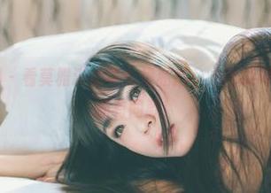 GIRLT果团网 - 看莫雅淇的连衣裙私拍，心情瞬间被点亮，真想拥有同款！
