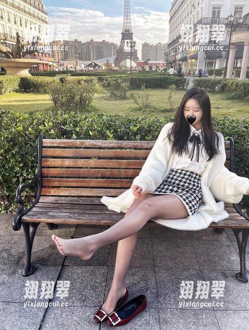 微密圈 - 我咋觉得，黑丝户外的July芝岚比风景还迷人呢？这私拍真是...-翊翔翠