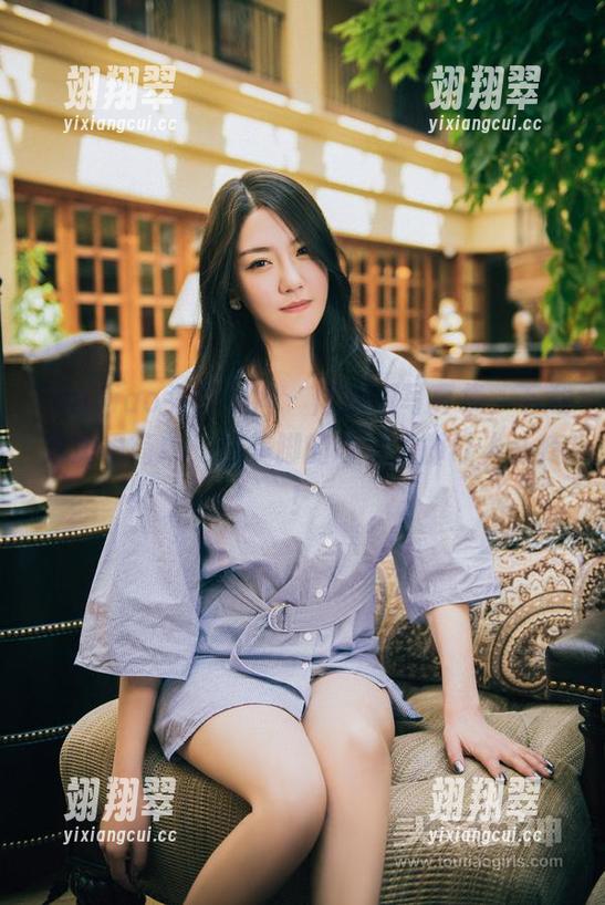 TouTiao头条女神 - 周熙妍写真集,下载方式很简单,但美脚的吸引力却让人头疼!-翊翔翠 TouTiao头条女神 - 周熙妍写真集,下载方式很简单,但美脚的吸引力却让人头疼!-翊翔翠