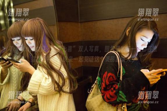 TuiGirl推女郎 - “李七喜”双人写真，图包里的每一张都在撩拨我的神经，快来一起见证这个美丽的误入！-翊翔翠