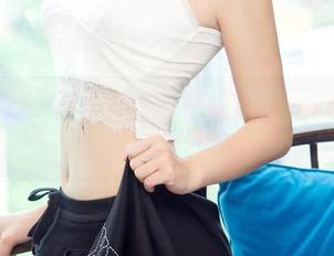 UGirls尤果网 - 凌希儿学姐的这些照片，让我怀疑她是不是会开魔法