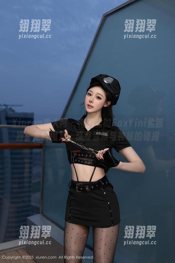 Xiuren秀人网 - 浴室里的FoxYini孟狐狸:定制图集,感受清新与神秘的碰撞-翊翔翠 Xiuren秀人网 - 浴室里的FoxYini孟狐狸:定制图集,感受清新与神秘的碰撞-翊翔翠