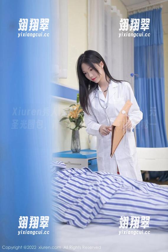 Xiuren秀人网 - 跟着美桃酱游校园：无圣光图包，青春不只有课本，还有轻松一刻-翊翔翠