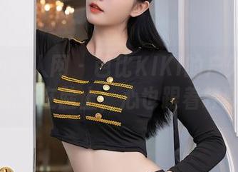 Xiuren秀人网 - 芭比KIKI的户外写真：阳光洒在脸上，心也跟着轻飘飘