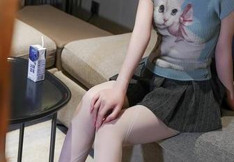 Xiuren秀人网 - 剖析雨儿酱eve的可爱：原图和图册，似乎透着一点点叛逆的甜蜜？！