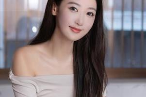 Xiuren秀人网 - 打开最新图包，雨瞳Yoyo的裤里丝，仿佛在低语，唤醒了我内心的悸动。