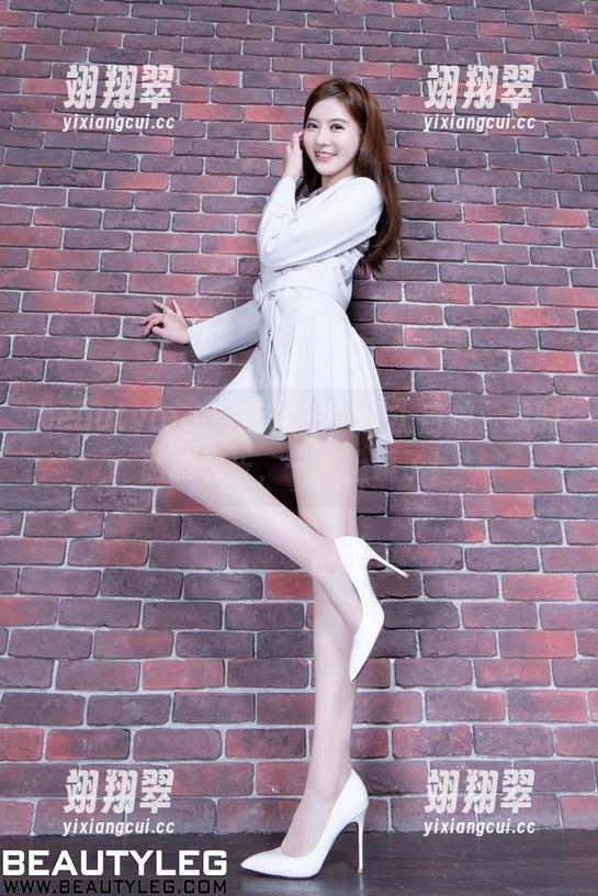 beautyleg - 当Sarah遇上自拍:我的脸和快乐,一起上镜了!-翊翔翠 beautyleg - 当Sarah遇上自拍:我的脸和快乐,一起上镜了!-翊翔翠