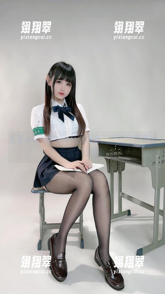 最新miko酱ww女孩图包，真的没想到她会这么可爱！-翊翔翠