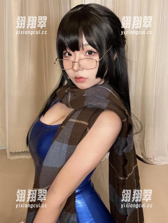 镂空的作品,搭配yuuhui玉汇的视角,真是绝了!-翊翔翠 镂空的作品,搭配yuuhui玉汇的视角,真是绝了!-翊翔翠