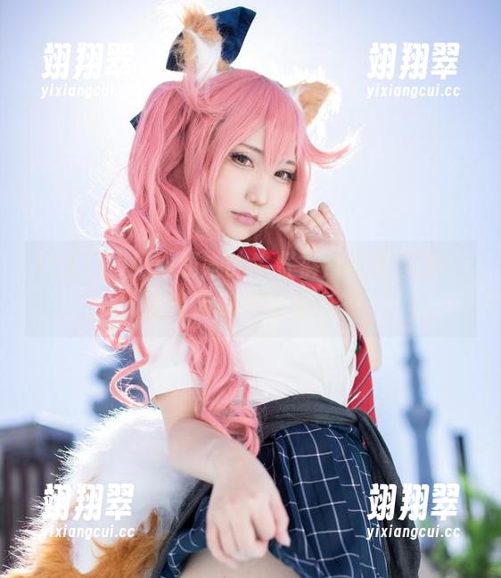 サク(saku)和她的牛仔裤：高清图集，谁说简单不够精彩？-翊翔翠
