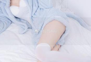 被仙九Airi的油亮套图惊艳到，难道她真的是从油漆桶里出来的？
