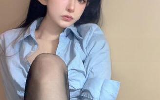 “当倦倦喵遇上黑猫美图：只想给你静谧的猫咪时光”。
