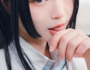 草莓与恶魔女孩：兔玩映画为你呈现的写真幻想，心里的小恶魔开始作祟了！