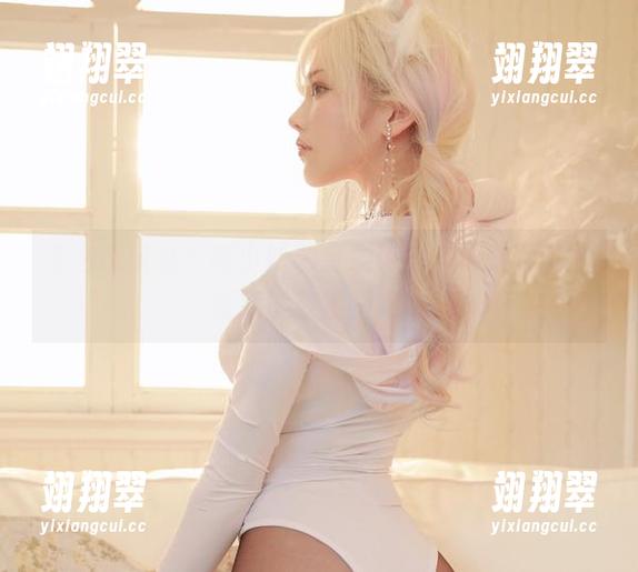 怎么能错过？啾小妍的金发芭比高清大片，下载就能直接拥有！-翊翔翠