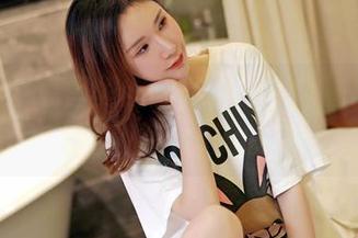 嗲囡囡 - 原图里的陈雅漫VICKY，牛仔裤竟然比我还会吸引目光？