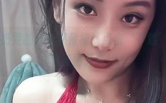 微密圈 - 奶雯的红色漏背裙：点击‘下载’，心情立马美丽升级！