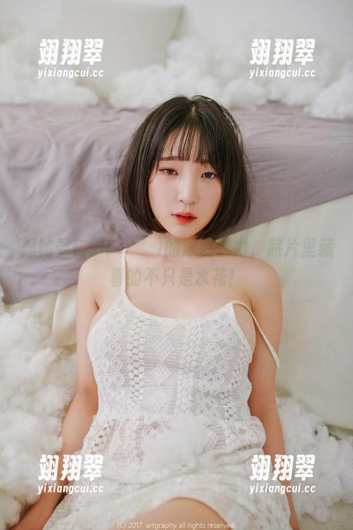 揭秘姜仁卿(강인경)的泳装魅力，照片里藏着的不只是水花！-翊翔翠