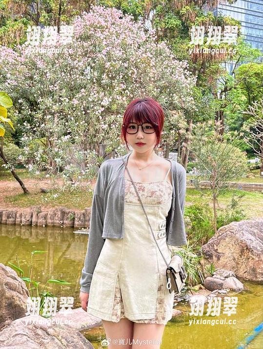 宝儿mysterial女仆套图来了！免费的，但可不要告诉我这“打扫卫生”也这么撩人！-翊翔翠