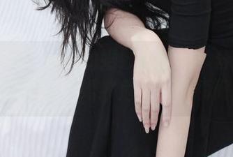 小众视觉 - 嘤嘤的婚纱最新篇：分享那些让她陷入“婚纱危机”的瞬间！