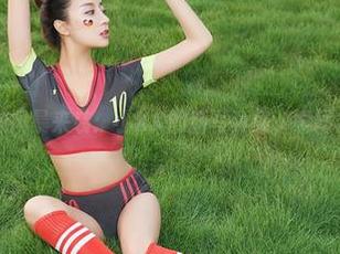 尤蜜荟 - 学妹风暴来袭：小KK的新写真集，瞬间击中我的心！