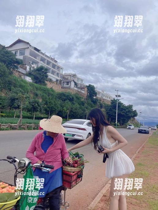 微密圈 - 看！就是阿朱啊穿的蕾丝旗袍，高清图片让人想多看几遍，说不定心情都能好起来。-翊翔翠