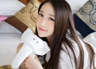 推女神 - 跟着程小烦：纯白图集下载，一个夏日白云的想象