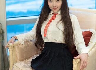 推女郎 - 分享冯雨芝和她的高跟鞋美图：难道美丽真的可以踩出来？