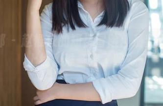 推女郎 - 赵惟依的短裤冒险：最新作品集上线，准备好了吗？