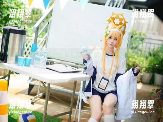 看晓美妈如何穿出比基尼的艺术感：这组高清写真相见恨晚-翊翔翠
