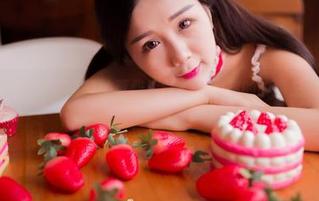 果团网 - 私人摄影棚里的莫雅淇，那个女孩的故事总是那么好奇。