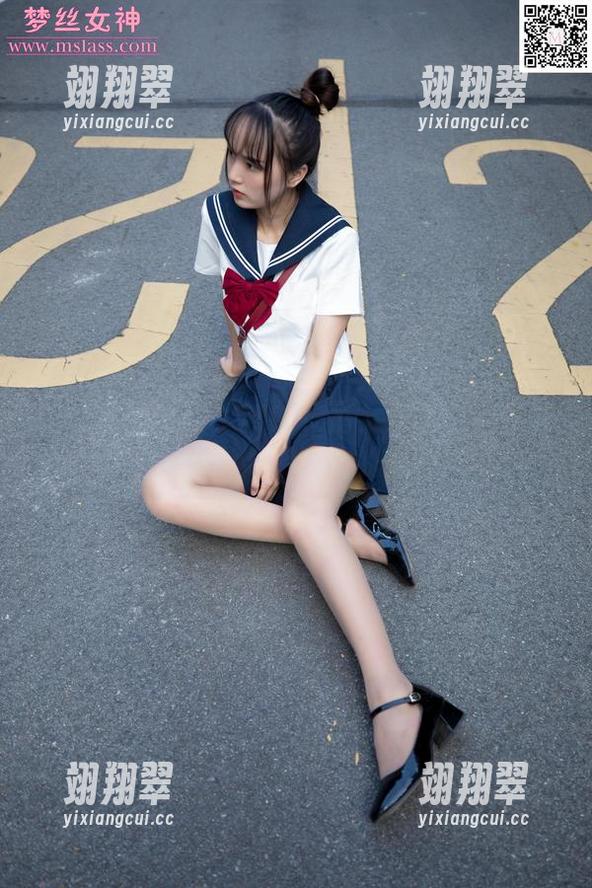 梦丝女神 - 新女神刘灵嘉全集：有种想要立即加入她朋友圈的冲动！-翊翔翠