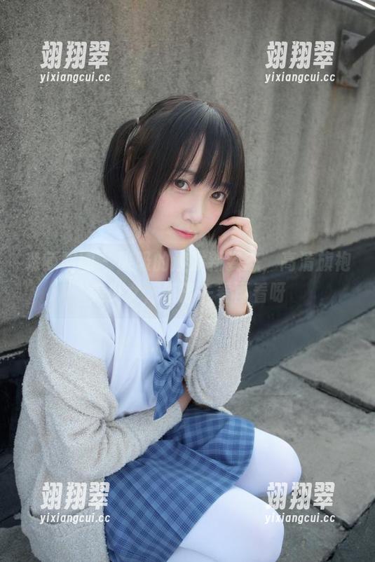 森萝财团 - 吸吸的沙发新姿态，高清旗袍美少女，值得一看再看呀-翊翔翠