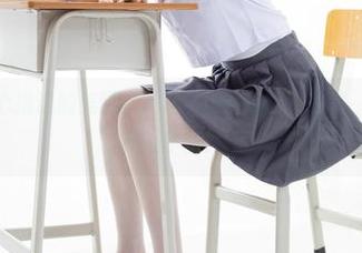 森萝财团精心挑选的美图：灰丝学妹们的夏日悠然，真是让人想入非非！