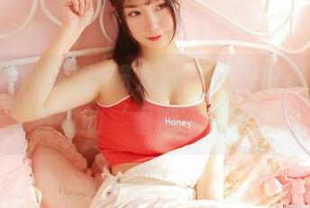 红色吊带+高清+猫九酱，一次性满足你全方位的‘看呐’需求！