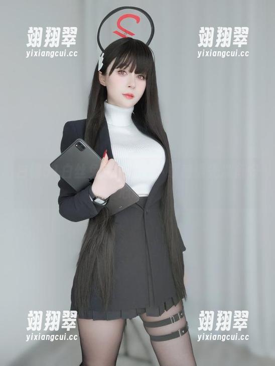 白银81白丝兔兔图集：下载前请先准备好心跳！-翊翔翠