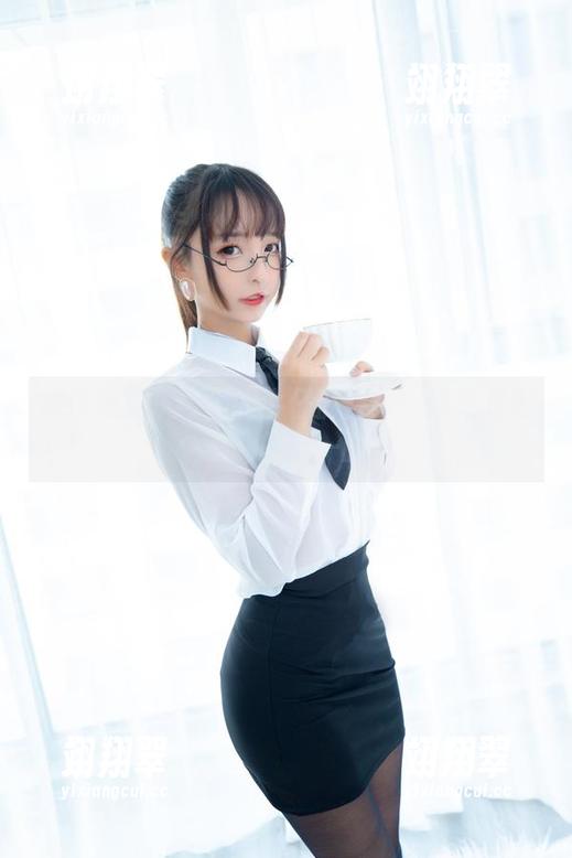 神乐坂真东与她的牛仔裤合集：你绝对想不到的那一面-翊翔翠