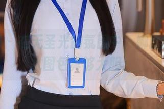 秀人网 - 在无圣光的氛围中，娜比的死库水图包真够大胆！