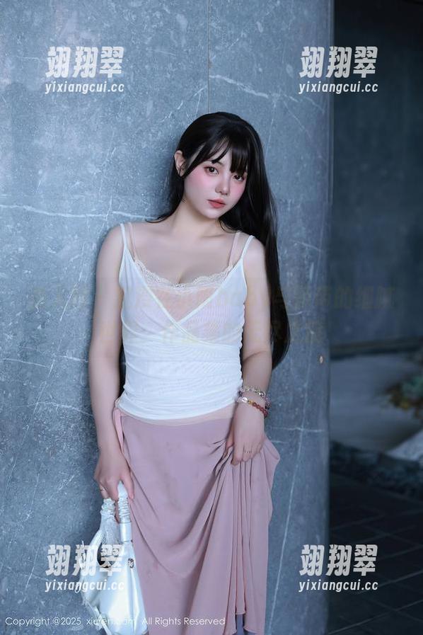 秀人网 - 沉浸在小雨baby与吊带的细腻世界:作品集的无尽之旅-翊翔翠 秀人网 - 沉浸在小雨baby与吊带的细腻世界:作品集的无尽之旅-翊翔翠