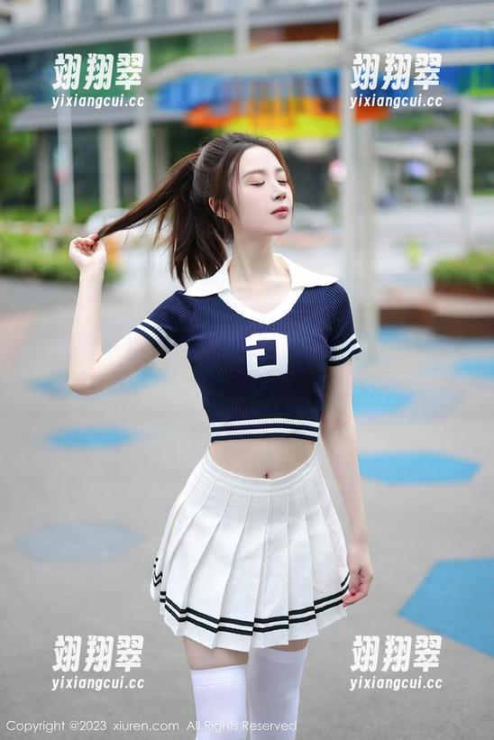 秀人网 - 图片福利大放送：看星小兔Meetu双人，感受那种奇妙的气氛！-翊翔翠