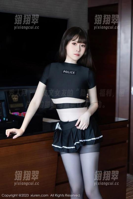 秀人网 - 林文文女友的“隐秘”福利，图片中的甜蜜与默契让人心动。-翊翔翠