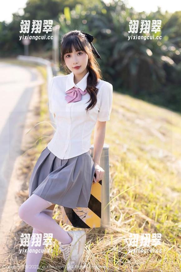 秀人网 - 一件毛衣能叠出多少心情,谭小灵的写真壁纸就是答案——快来吸收这份“毛”烈的快乐吧!-翊翔翠 秀人网 - 一件毛衣能叠出多少心情,谭小灵的写真壁纸就是答案——快来吸收这份“毛”烈的快乐吧!-翊翔翠
