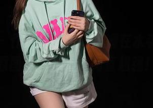 秀人网 - 作品评测：韩姗姗在水手服里，原图的摄魂能力简直超强！