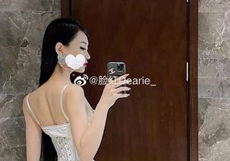 微密圈 - 脸红Dearie的棉袜美图，让你明白什么叫腰身曲线的重要性！