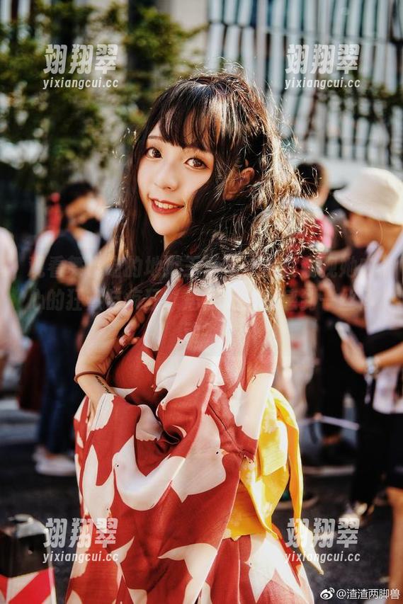 观看舞小喵的地狱王女,仿佛在窥视她内心的狂热与疯狂,居然让我也感到一丝悸动?-翊翔翠 观看舞小喵的地狱王女,仿佛在窥视她内心的狂热与疯狂,居然让我也感到一丝悸动?-翊翔翠