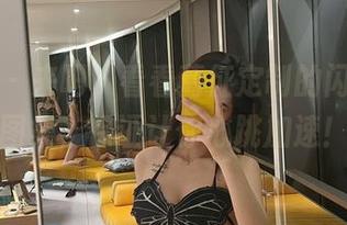 微密圈 - 来吧，看看葛征定制的闪片丝袜图集，保证让你心跳加速！