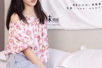 袜啵啵 - 小淳的原图新鲜出炉，白棉袜都是风格，怎么这么会穿？