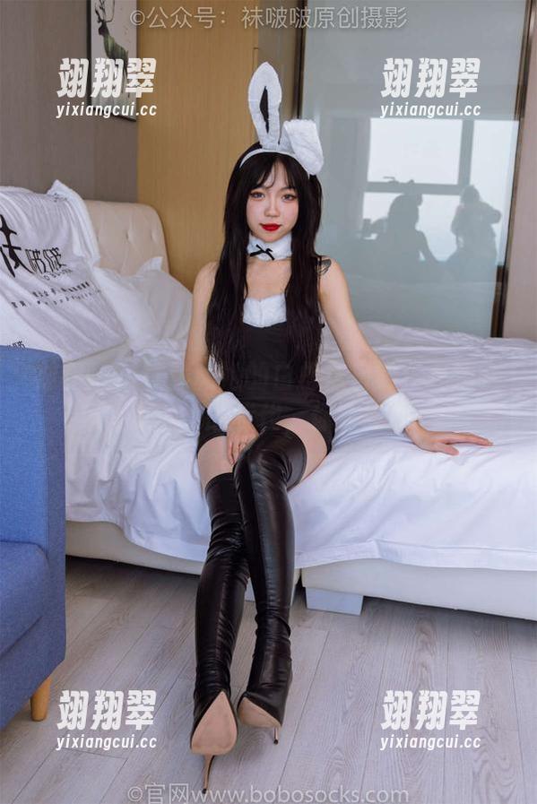 袜啵啵 - 熊熊和她的白棉袜日常：高清合集，跟上她的步伐，你会发现……-翊翔翠